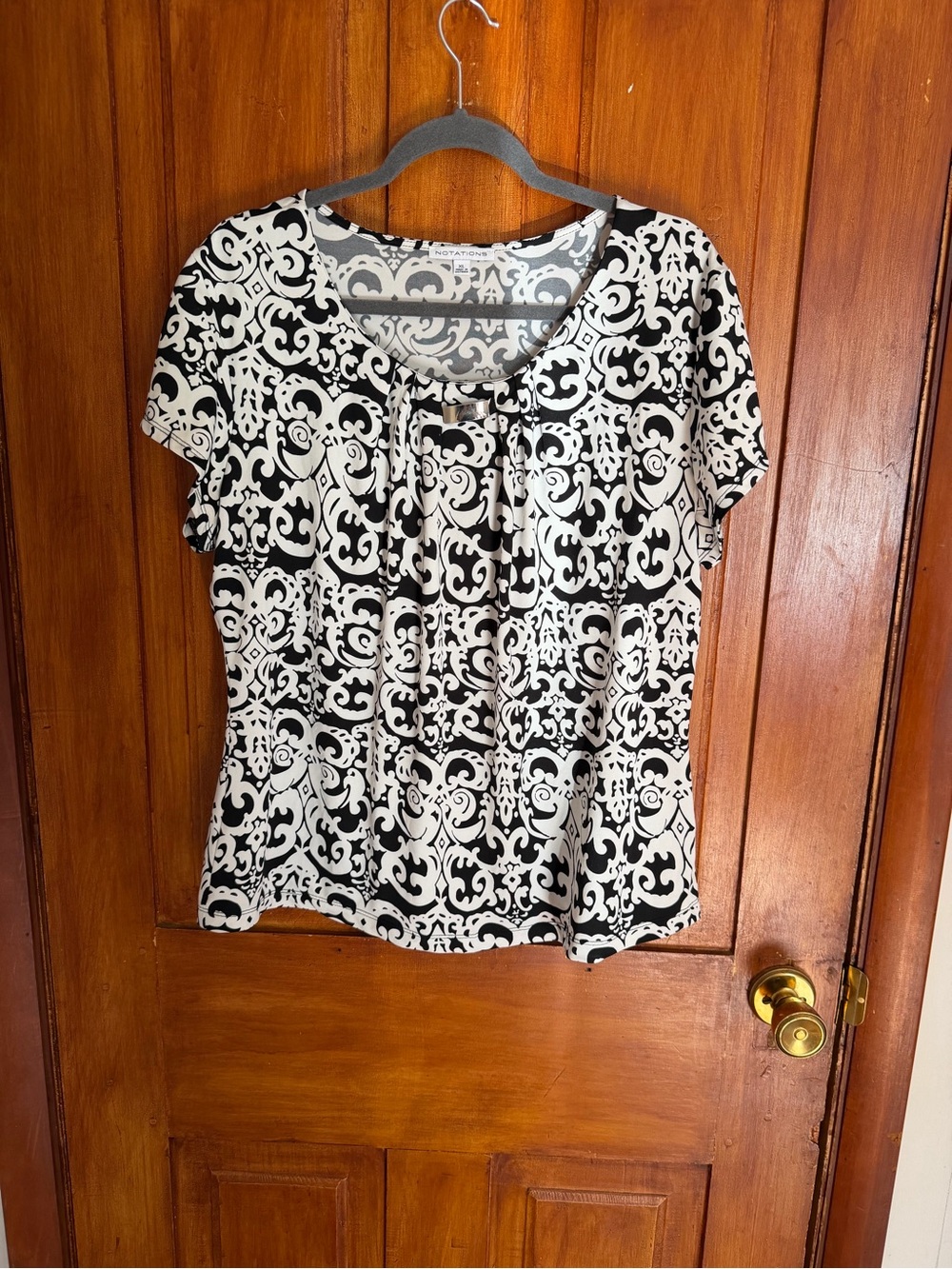 Notations Black and White Printed Short-Sleeve Top